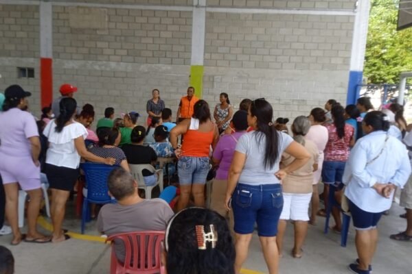 Antes de cualquier formulario, llegó el diálogo: las reuniones comunitarias que le dieron alma al proyecto de titulación en Sabanalarga